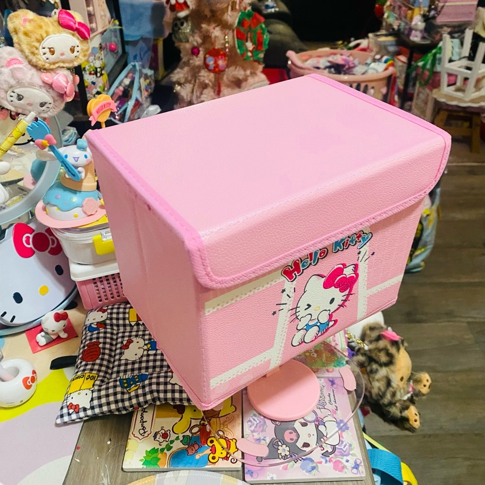 Hello Kitty storage bin - Picture 2 of 3